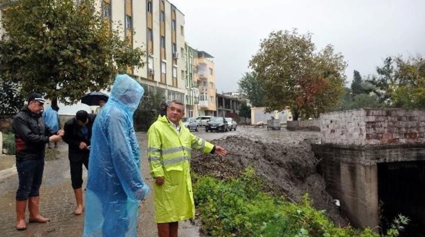 Kuşadası&rsquo;nda Su Baskınının İzleri Siliniyor