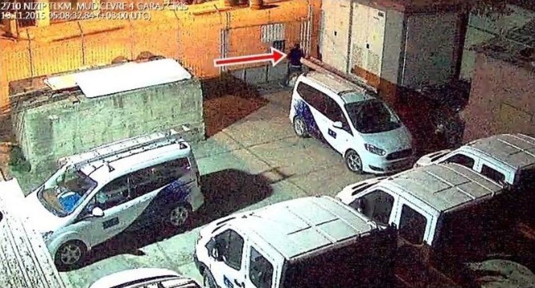 Telekomdan Kablo Hırsızlığı G&uuml;venlik Kamerasında