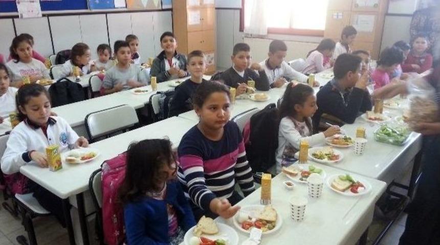 Didim&rsquo;de Beslenme Dostu Okul &Ccedil;alışmalarında Hız Kesmiyor