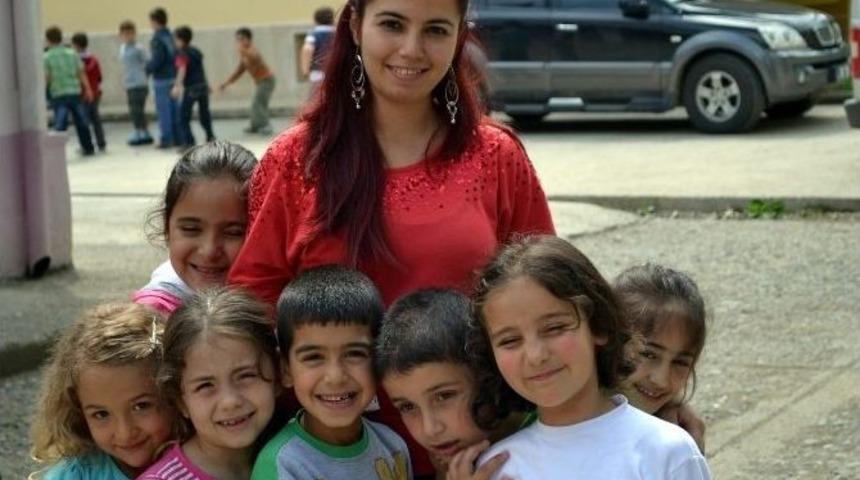 Ayvacık Anaokulu M&uuml;d&uuml;r&uuml; K&uuml;lliye&rsquo;nin Konuğu