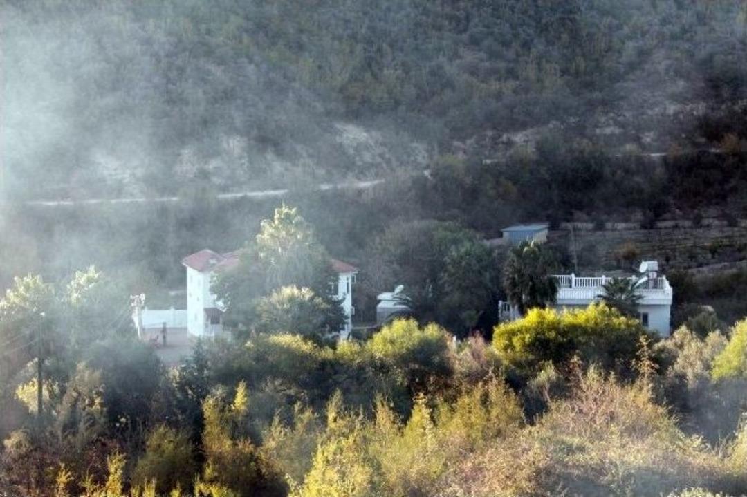 Tuğba &Ouml;zay&rsquo;ın &Ccedil;iftliğinin Yakınlarındaki Makilik Alanda Yangın