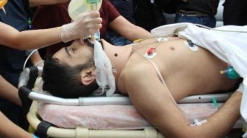 Sokakta Bir Kişiyi Bı&ccedil;aklayıp Sonra Doktoru &Ouml;ld&uuml;rm&uuml;ş