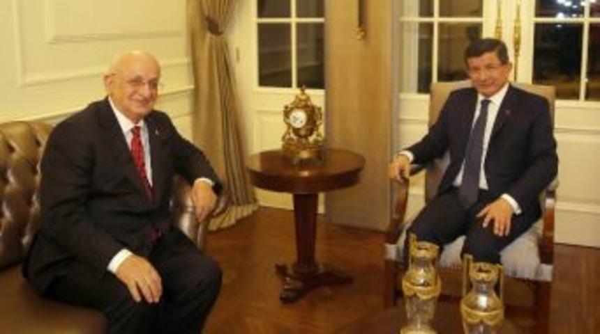 Başbakan Davutoğlu, Ak Parti Meclis Başkan Adayı Kahraman&rsquo;ı Kabul Etti