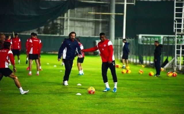 Şimşek: “galatasaray’ın Hocasının Olmaması İşimizi Zorlaştıracak”