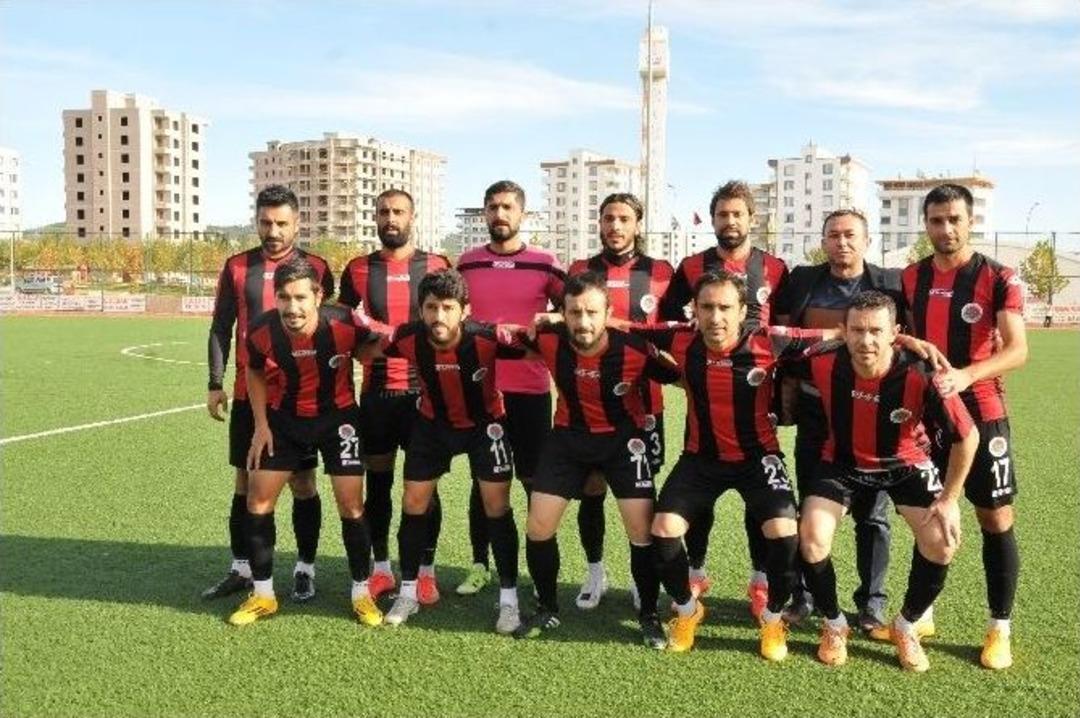 Karak&ouml;pr&uuml; Belediyespor Emin Adımlarla İlerliyor