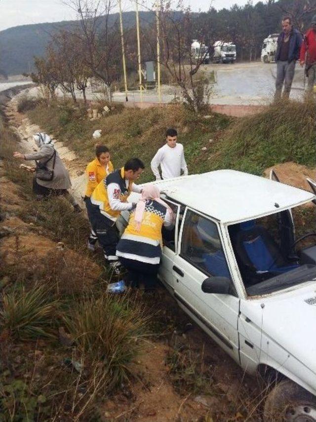 Yoldan Çıkan Otomobil Takla Attı: 3 Yaralı