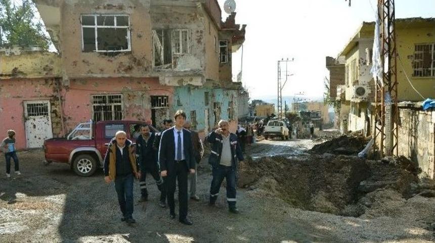 Dicle Edaş Silvan&rsquo;da &Uuml;zerinde D&uuml;şeni Yaptı