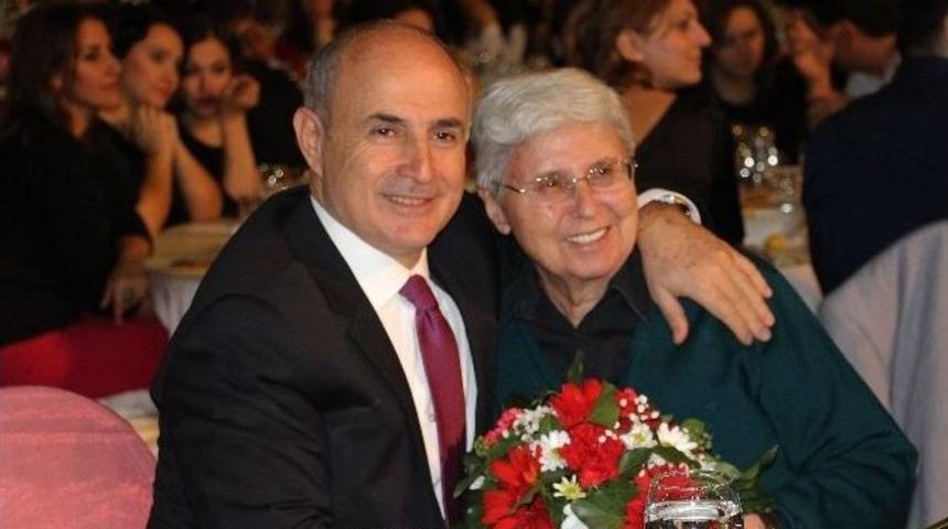 Hasan Akg&uuml;n: &ldquo;&ouml;ğretmenler Yaşadıkları Toplumların Işığıdır&rdquo;