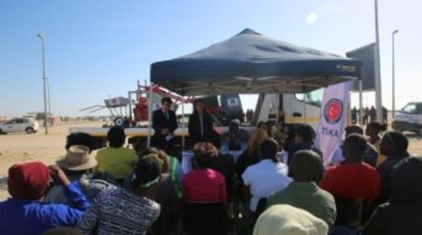 Tika&rsquo;dan Namibya&rsquo;da Teneke Evlerde Yaşayan Ailelerin Ev Sahibi Olabilmesine Destek