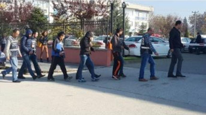 D&uuml;zce&rsquo;de Uyuşturucu Operasyonu: 4 G&ouml;zaltı