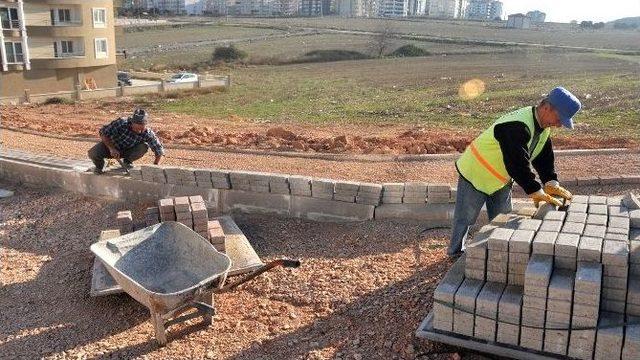 Şehit Cem Güçlü Caddesi’nde Yol Yapım Çalışmaları