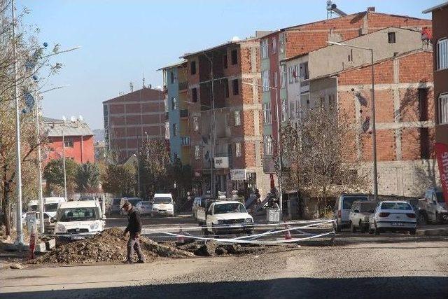 Esnafın Bitmeyen Yol Ve Kaldırım Tepkisi 1