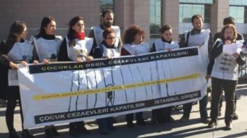 &ldquo;&ccedil;ocuk Cezaevleri Kapatılsın Girişimi&rdquo;nden Adliye &Ouml;n&uuml;nde A&ccedil;ıklama