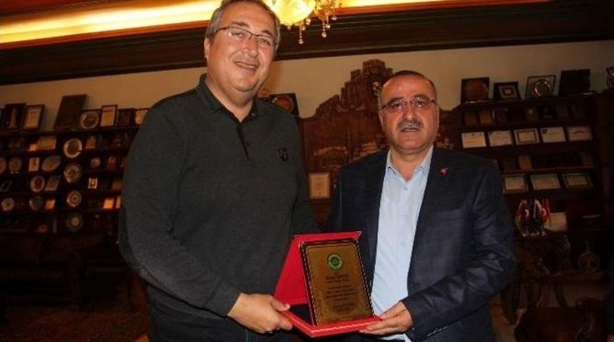 Nevşehir Ziraat Odası&rsquo;ndan Belediye Başkanı &Uuml;nver&rsquo;e Teşekk&uuml;r Plaketi