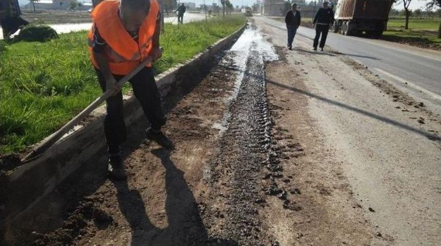 Polis, &Ccedil;ukur Yollara Yama Yaptırdı
