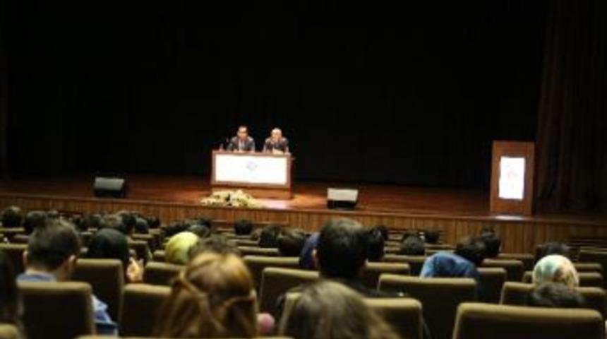 Rekt&ouml;r Tamer Yılmaz &Ouml;ğrencilerini Dinledi