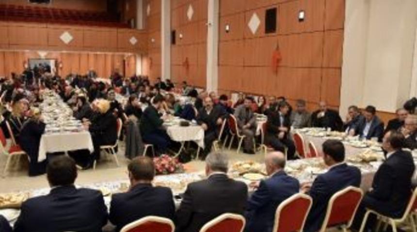 Ak Parti G&uuml;m&uuml;şhane Milletvekilleri Teşkilatla Buluştu