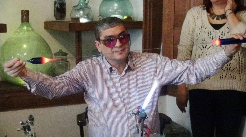 Dede Mirasını Antik Cam Evine D&ouml;n&uuml;şt&uuml;rd&uuml;