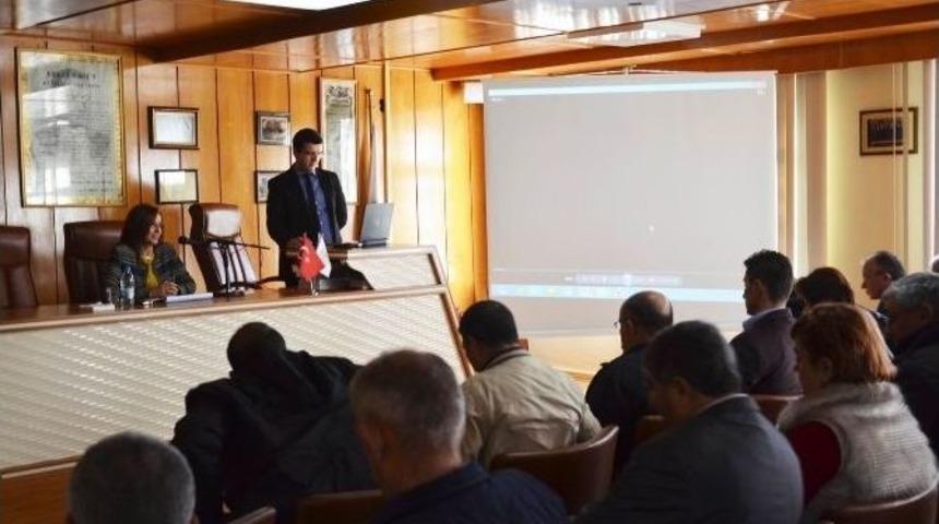 Edremit&rsquo;te Muhtarlara Hizmet İ&ccedil;i Eğitim Semineri Verildi