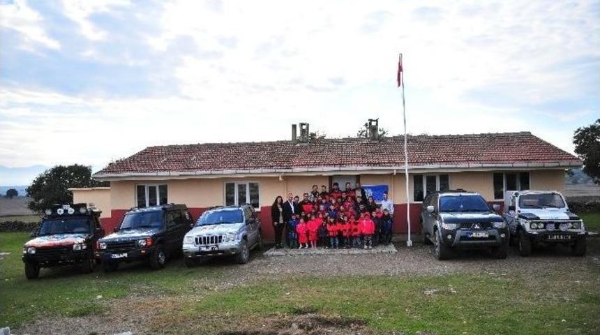 Veziroff&rsquo;tan Okul Ziyareti