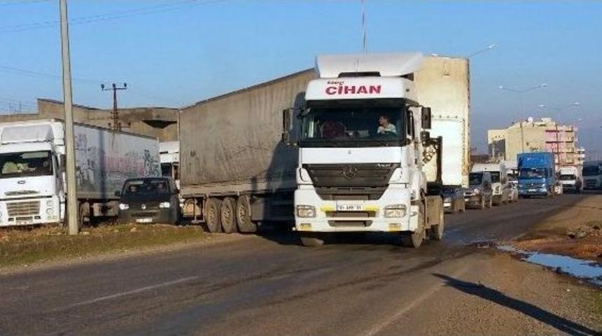 Ter&ouml;r &Ouml;rg&uuml;t&uuml; Yandaşlarıyla Polis Arasında &Ccedil;atışma