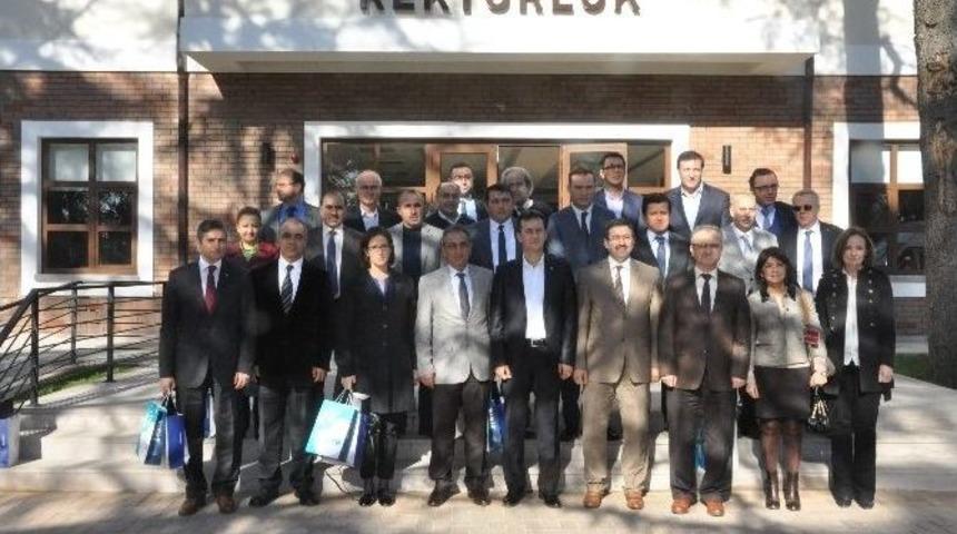 Gt&uuml; Rekt&ouml;r&uuml;, Kocaeli&rsquo;de Bulunan 13 Osb M&uuml;d&uuml;r&uuml;n&uuml; Ağırladı