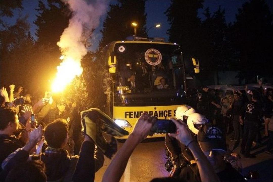 Fenerbah&ccedil;e Kafilesi Adana&rsquo;ya Geldi