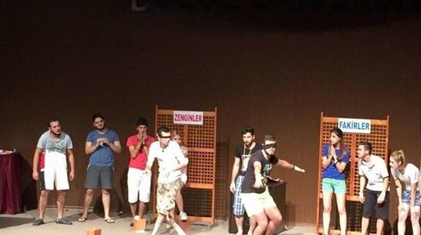 Hadi Yine İyisin Sergilendi