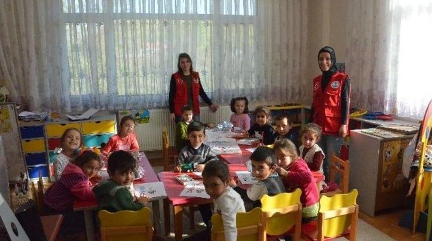 Gençler Çocukları Sevindirdi