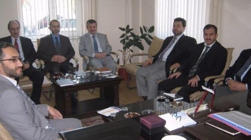 M&uuml;ft&uuml;ler Bir Araya Geldi