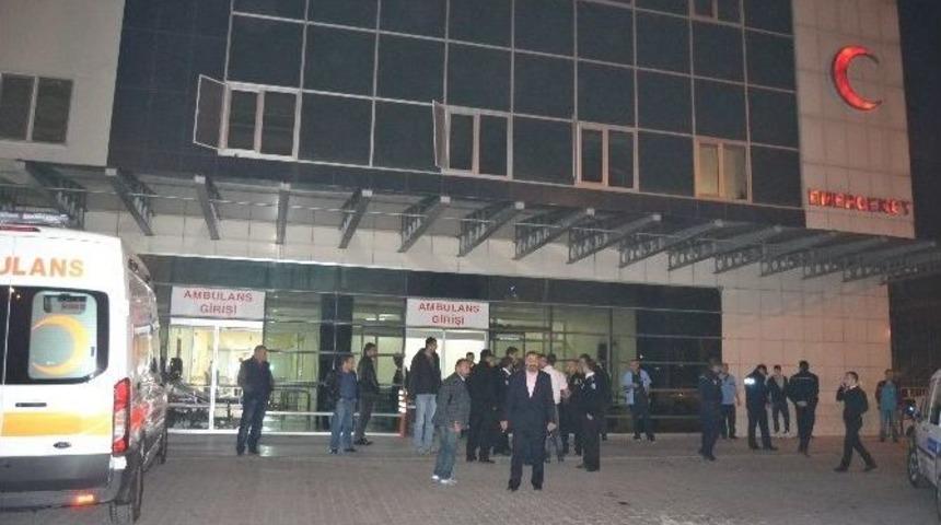 Acil Serviste G&uuml;venlik G&ouml;revlilerine Bı&ccedil;aklı Saldırı