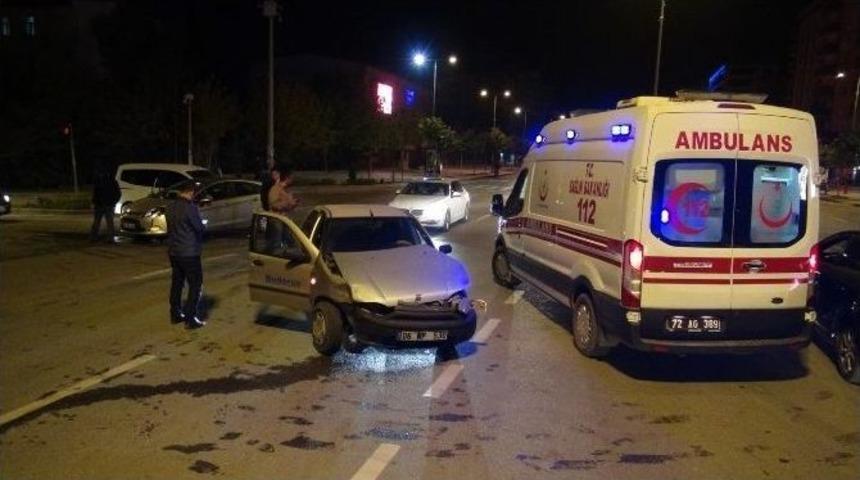 Batman&rsquo;da 3 Aracın Karıştığı Trafik Kazasında: 3 Kişi Yaralandı