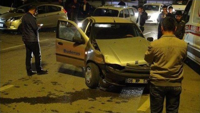 Batman’da 3 Aracın Karıştığı Trafik Kazasında: 3 Kişi Yaralandı