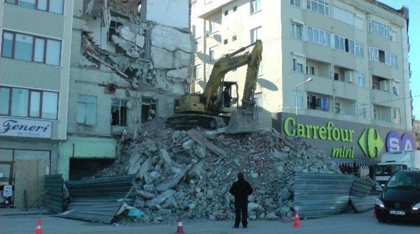 Kızılay&rsquo;a Bağışlanan Bina Yıkılıyor