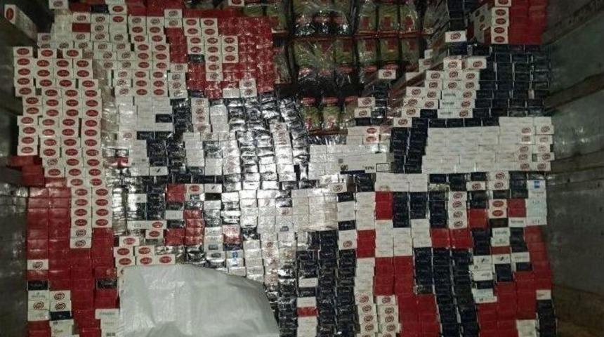 İzmir&rsquo;de 295 Bin 750 Adet Ka&ccedil;ak Sigara Ele Ge&ccedil;irildi