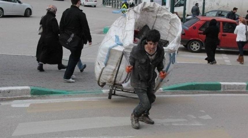 Bursa&rsquo;da Lodos Vatandaşlara Zor Anlar Yaşattı