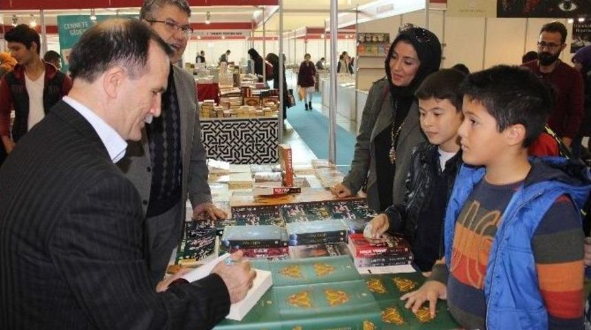 Yazar Halil Delice, Okurlarıyla Buluştu