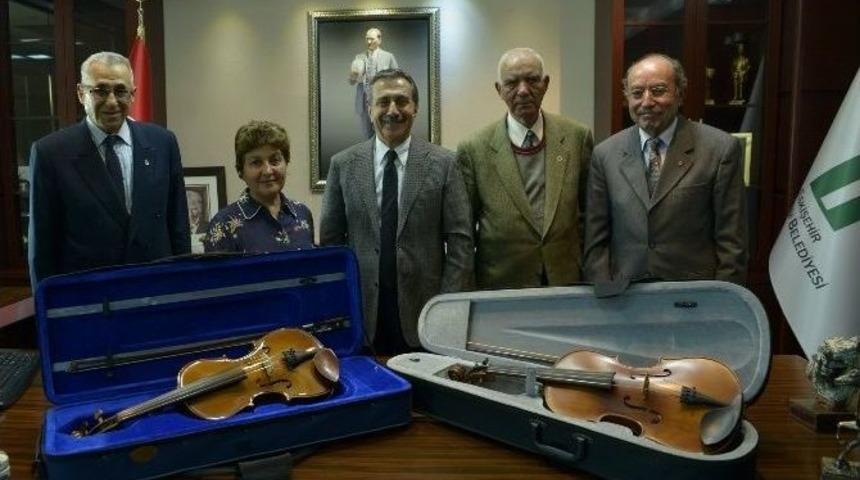 Bağışlanan Her Enstr&uuml;manla &Ccedil;ocuk Senfoni B&uuml;y&uuml;yor