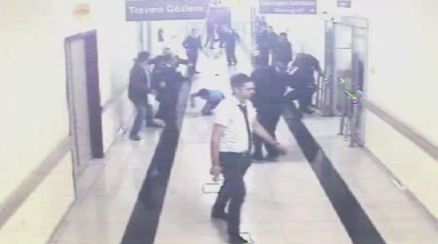 3 G&uuml;venlik G&ouml;revlisinin Bı&ccedil;aklandığı Kavga G&uuml;venlik Kamerasında