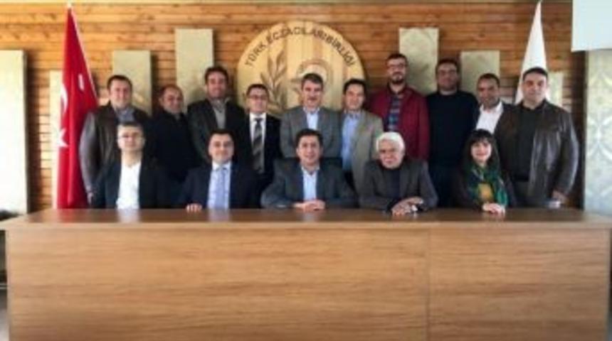 T&uuml;rk Eczacılar Birliği Genel Başkan Adayı Kızılay, Nevşehir Eczacılar Odasını Ziyaret Etti