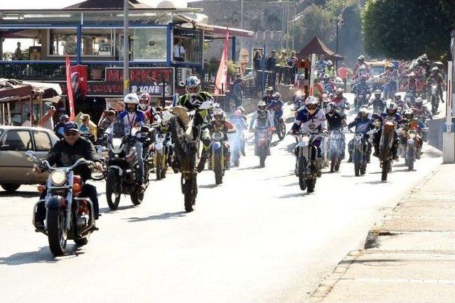 Alanya’da Motokros Heycanı Başladı