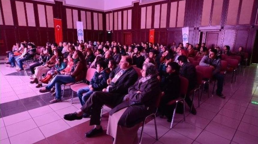 Yıldırım&rsquo;da Kitap Getiren Tiyatro İzledi