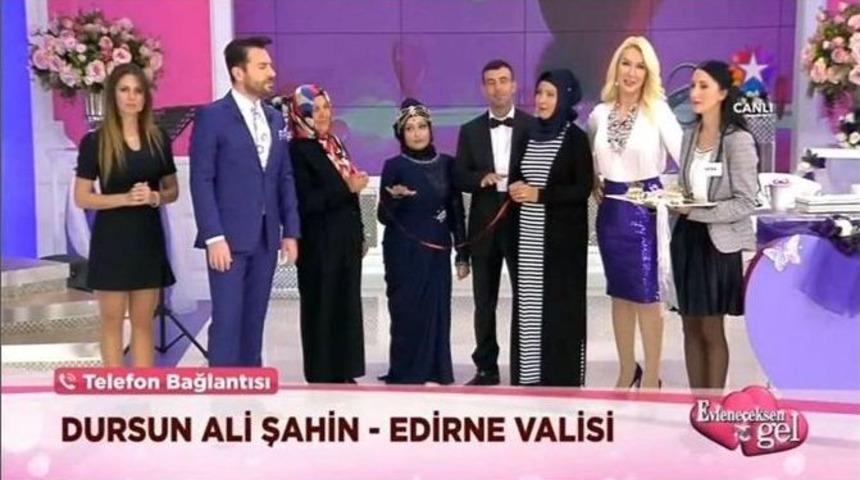 Edirne Valisi Şahin&rsquo;den, Evlenecek &Ccedil;ifte Canlı Yayında &lsquo;s&uuml;rpriz