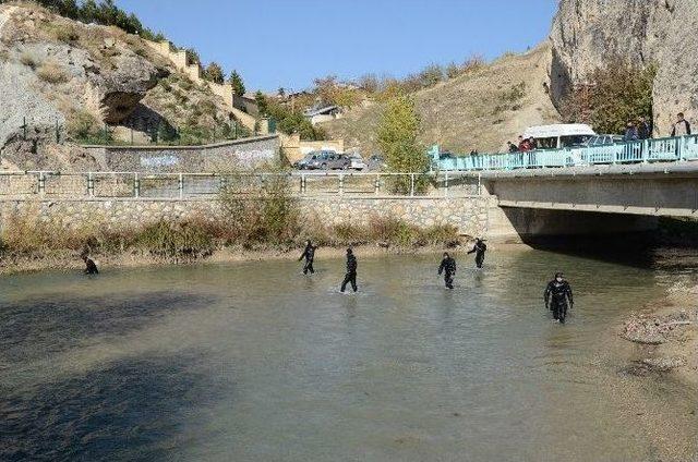 Tohama Çayında Kaybolan Yaşlı Adamı Arama Çalışmaları Sürüyor