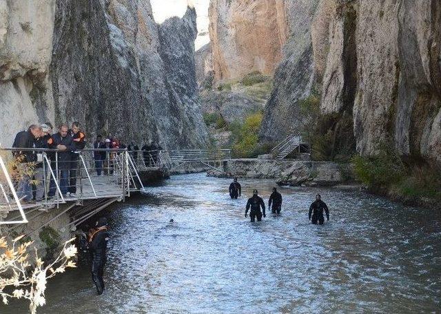 Tohama Çayında Kaybolan Yaşlı Adamı Arama Çalışmaları Sürüyor