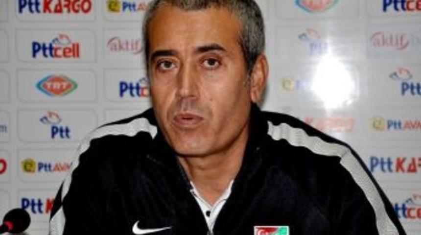 Kemal &Ouml;zdeş: "burası Hakemlerin Antrenman Alanı Olmamalı"