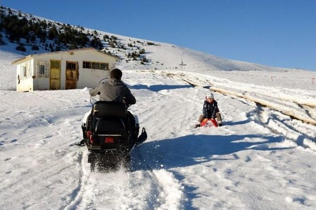 Doğu Karadeniz&rsquo;in Tek Kayak Merkezi Zigana&rsquo;da Kızak Sezonu Başladı