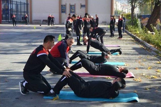 Kayseri’de İtfaiye Erlerine Spor Eğitimi