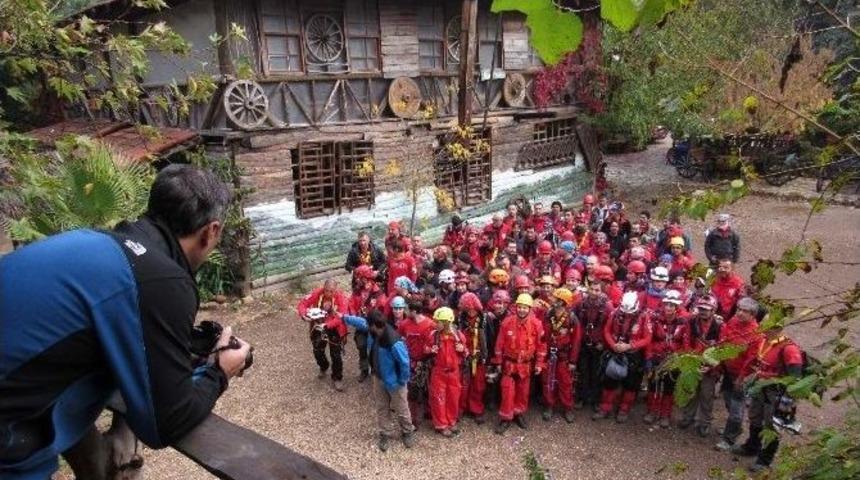 Yeni Akut &Uuml;yeleri Olympos&rsquo;ta Kampa Girdi