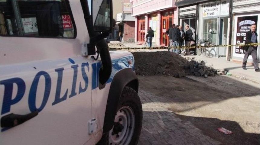 Polis Kuyumcu Soyguncularını Bir Saatte Yakaladı